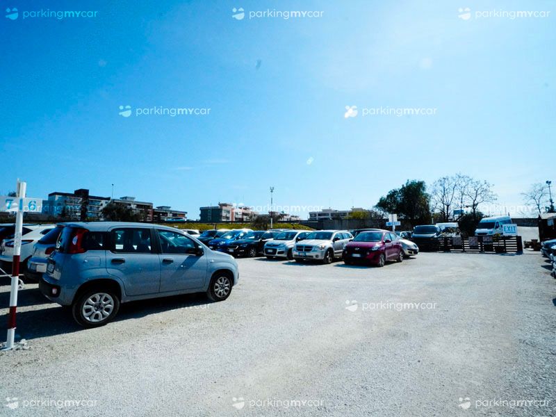 La Perla Del Sur - Aeroporto Bari Posteggi all'aperto La Perla Del Sur - Aeroporto Bari