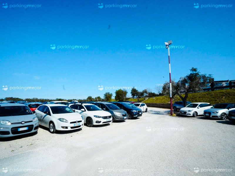 La Perla Del Sur - Aeroporto Bari Posti auto scoperti La Perla Del Sur - Aeroporto Bari