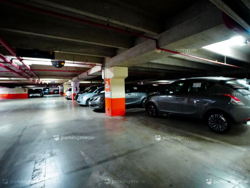 Airport Parking - Porto Bari Posti auto coperti Airport Parking - Porto Bari