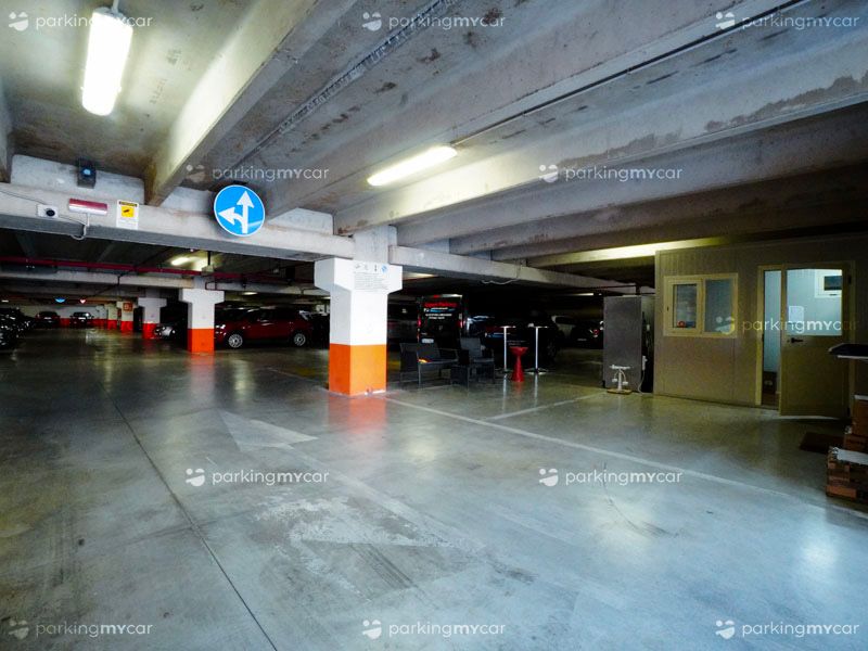 Airport Parking - Porto Bari Posti auto coperti Airport Parking - Porto Bari