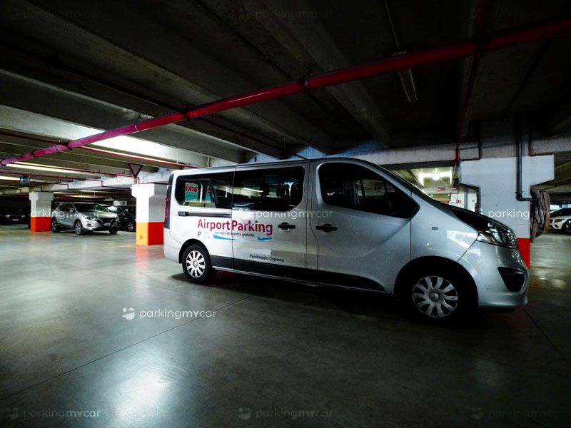 Airport Parking - Porto Bari Area di passaggio Airport Parking - Porto Bari