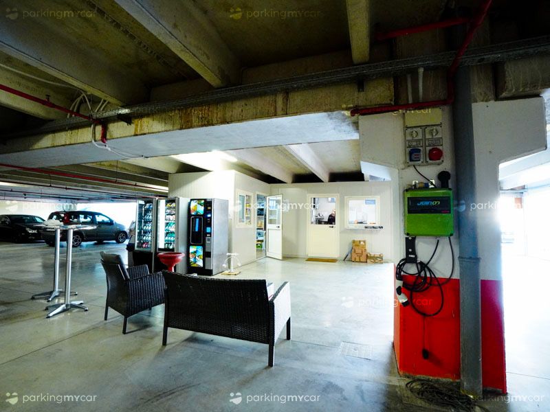 Airport Parking - Porto Bari Parcheggi coperti Airport Parking - Porto Bari