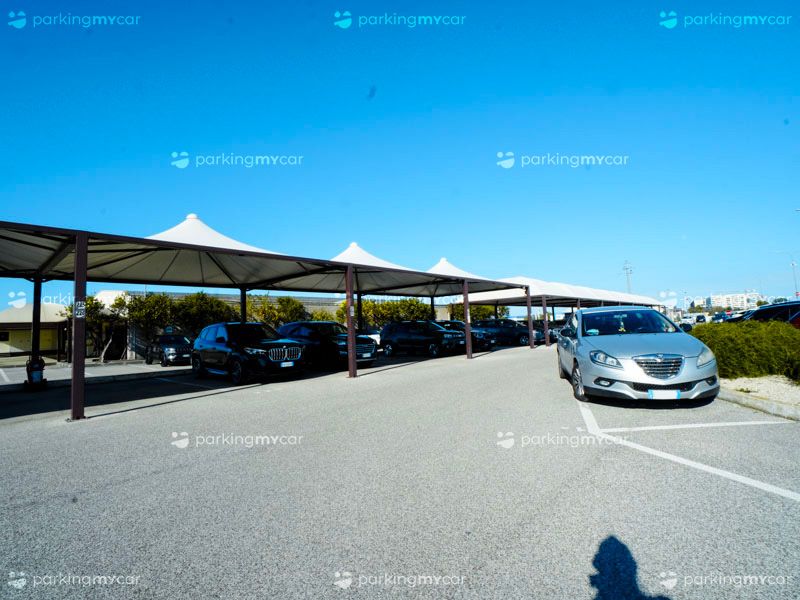 Pass Port Park - Aeroporto Bari Posti auto sotto tettoia Pass Port Park - Aeroporto Bari