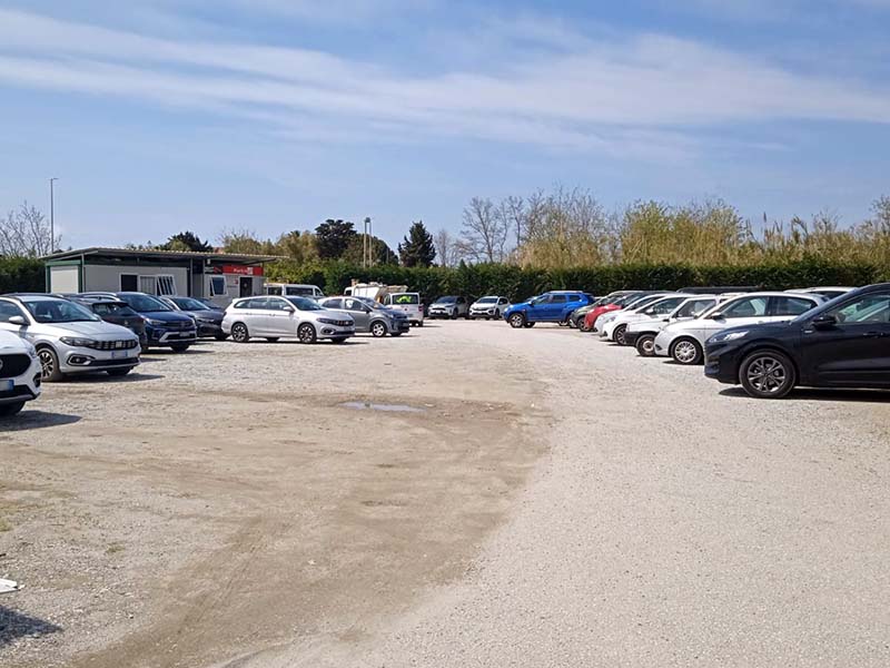 Security Parking - Aeroporto Lamezia Terme Parcheggi all'aperto Security Parking - Aeroporto Lamezia Terme