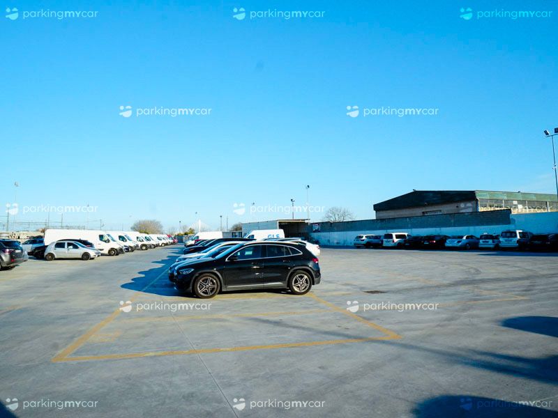 Park And House - Porto Bari Parcheggi all'aperto Park And House - Porto Bari