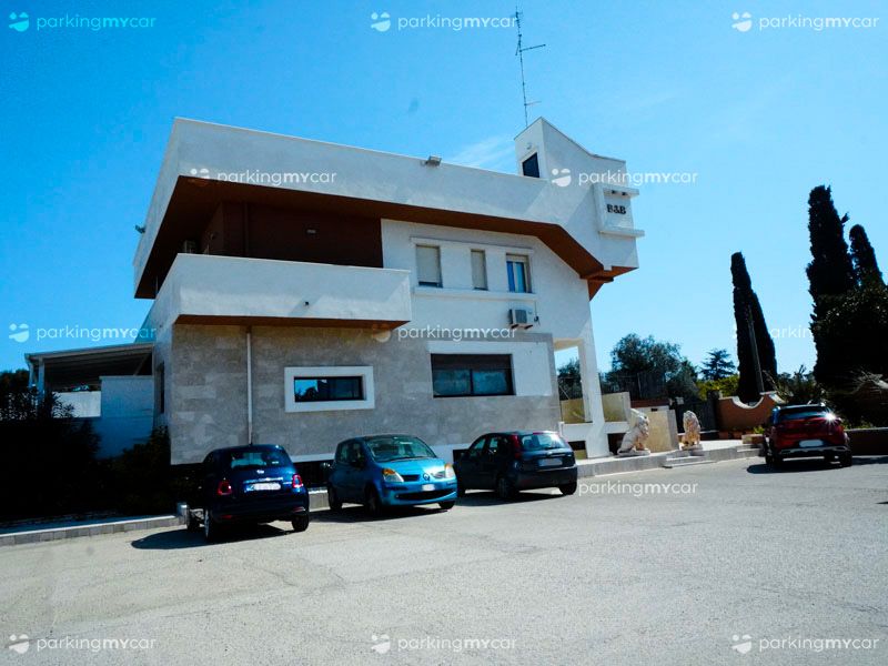 Baldassarre Parking - Aeroporto Bari Vista esterna reception Baldassarre Parking - Aeroporto Bari