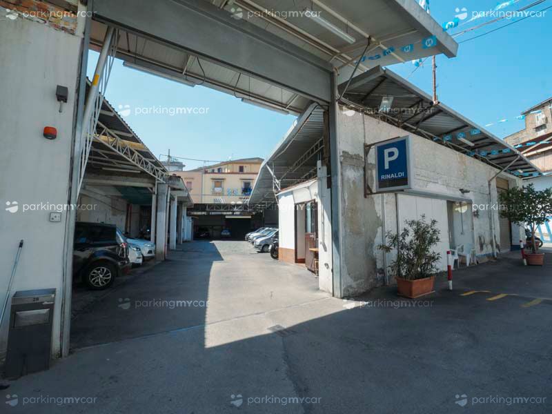 Garage Rinaldi - Napoli centro città Ingresso Garage Rinaldi - Napoli centro città