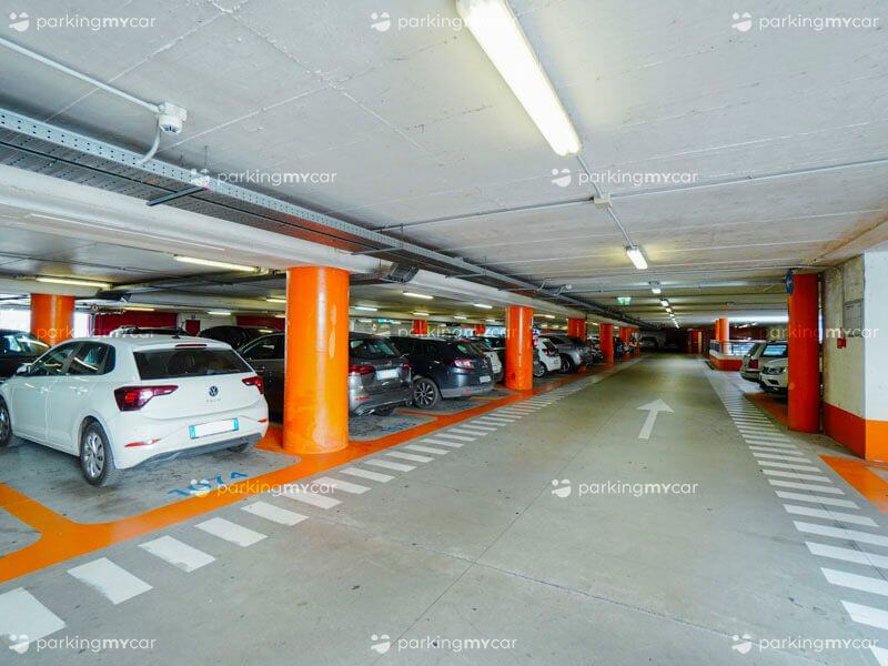 SABA Piazza Vittorio Emanuele II - Pisa stazione centrale Posti auto coperti SABA Piazza Vittorio Emanuele II - Pisa stazione centrale