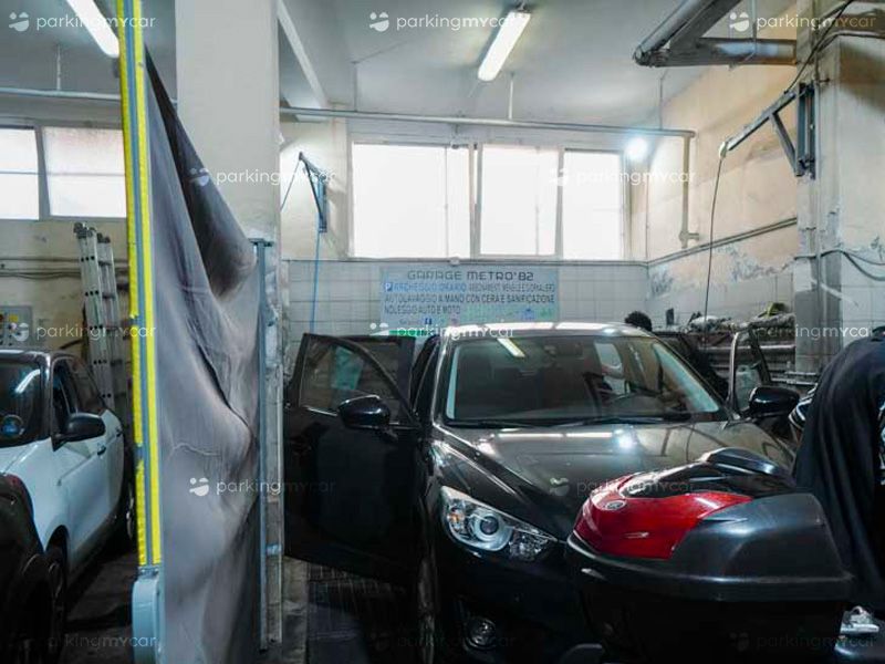 Garage Metro 82 - Porto Mergellina Officina Garage Metro 82 - Porto Mergellina