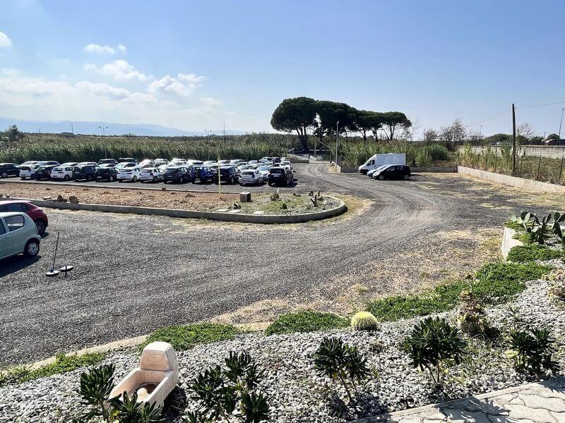 Fly Parking 2 - Stazione Lamezia Terme Posti auto scoperti Fly Parking 2 - Stazione Lamezia Terme