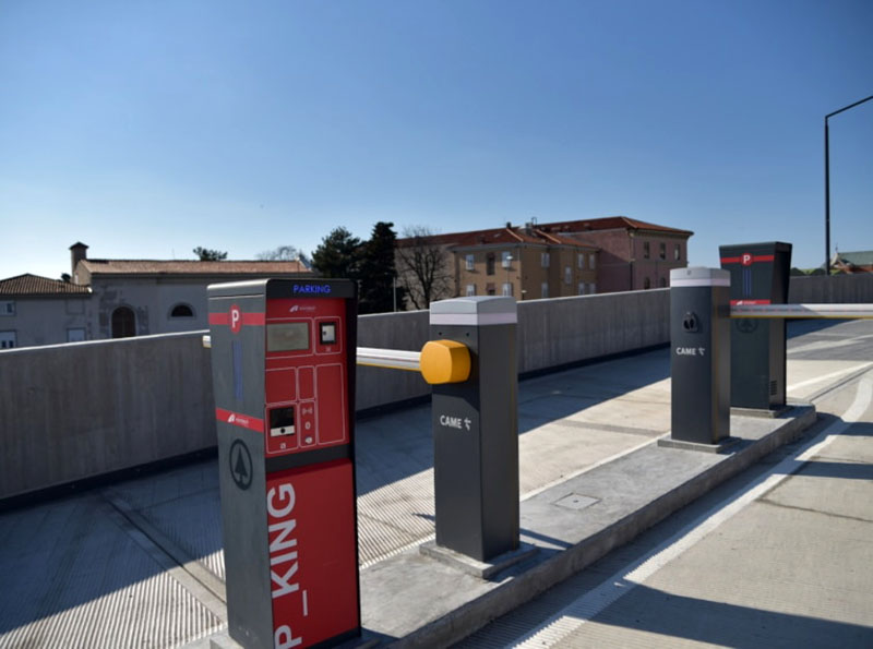 Parking Maddalena - Trieste centro città Colonnina di accesso Parking Maddalena - Trieste centro città