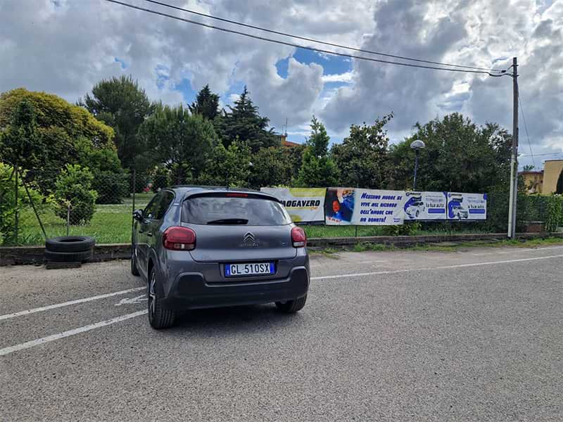 Parcheggio Mogavero GM auto in sosta Parcheggio Mogavero GM