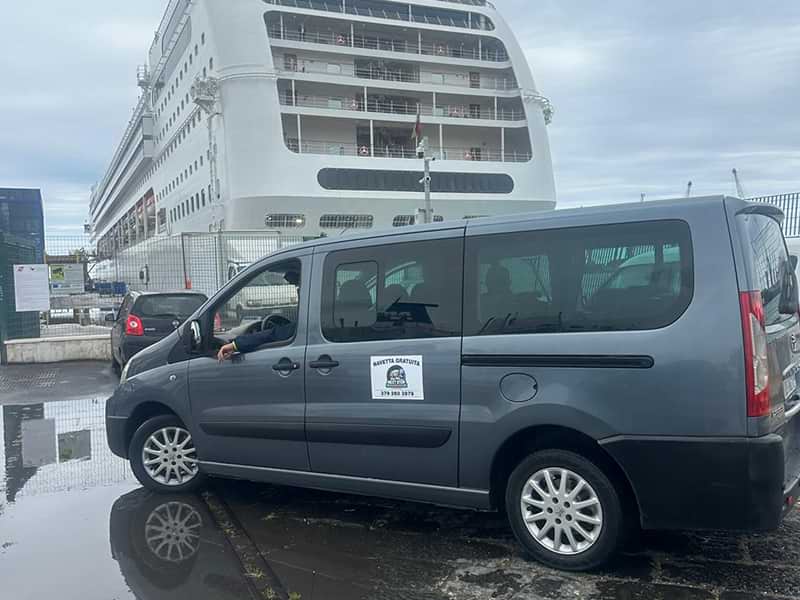Next Stop Parking Molo 10 - Porto Bari Navetta Next Stop Parking Molo 10 - Porto Bari