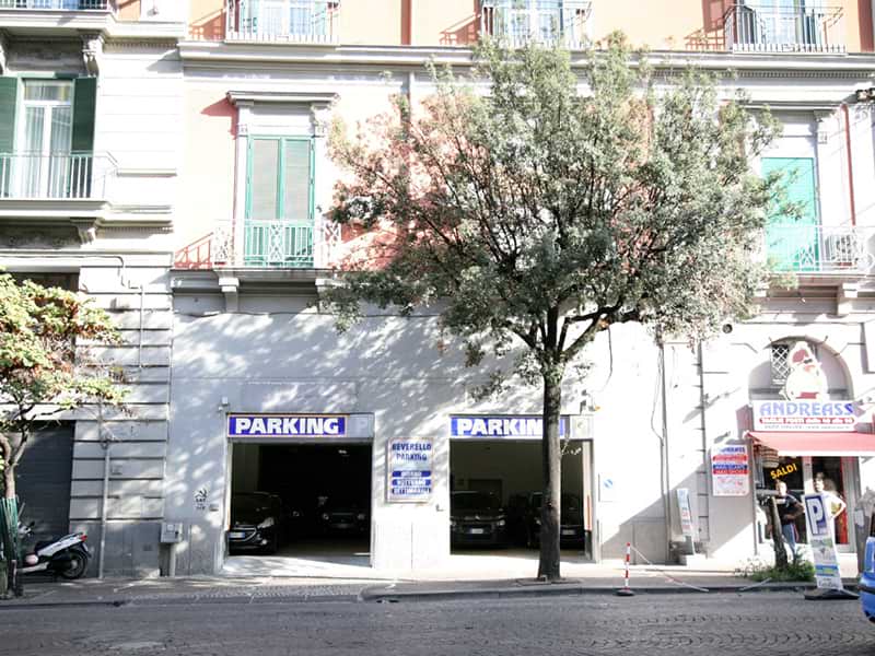 Parking Beverello 24 - Napoli città Strada di fronte a Parking Beverello 24 - Napoli città