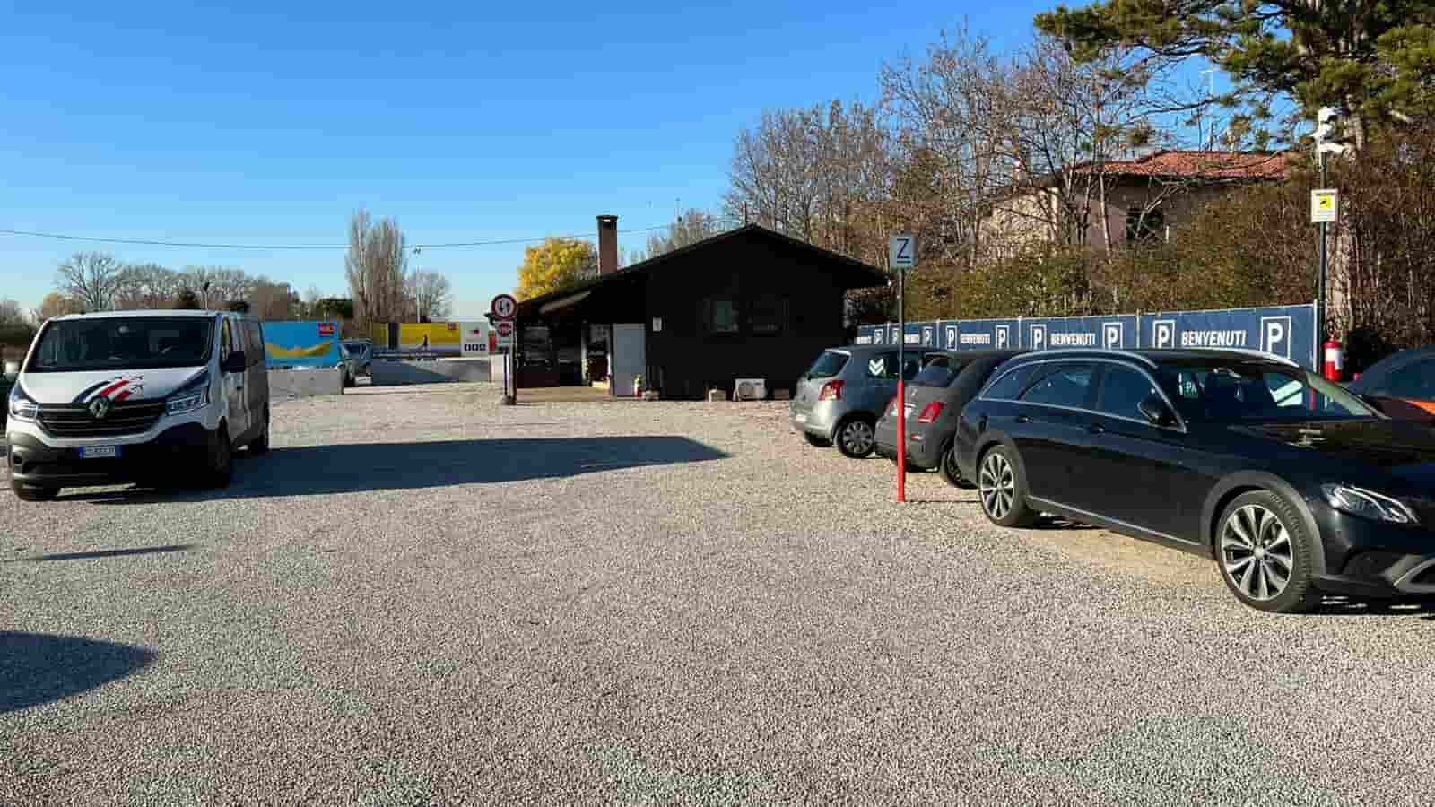 AvioParking - Porto Venezia Parcheggi scoperti AvioParking - Porto Venezia