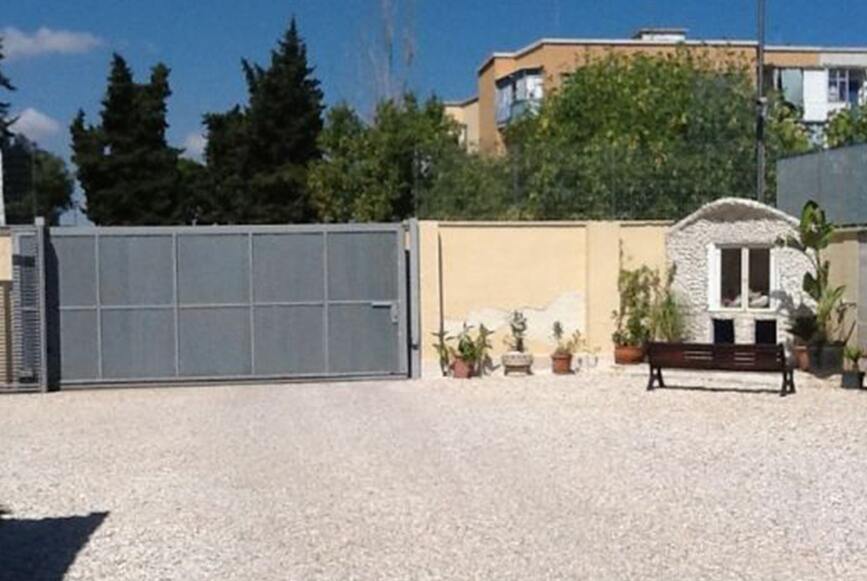 Parking Di Tullio - Aeroporto Bari Ingresso da interno Parking Di Tullio - Aeroporto Bari